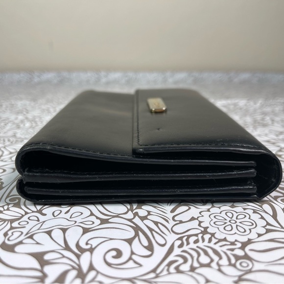 ST. JOHN Black Leather Trifold Wallet - Picture 4 of 15